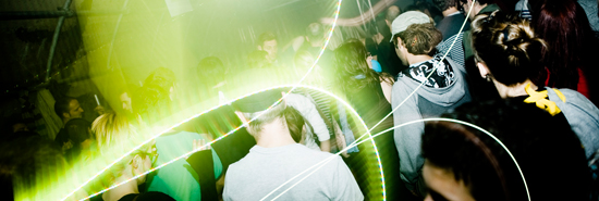 Aktuelle Fotos, Musikvideos, Interviews und Berichte vom Elevate Festival 2011