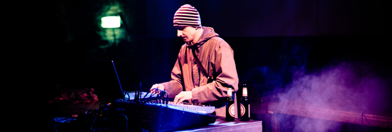 Aktuelle Fotos, Musikvideos, Interviews und Berichte vom Elevate Festival 2011